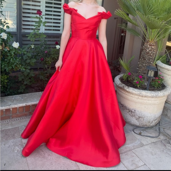 Jovani Red Off-the-Shoulder Ball Gown | Size 0 | Formal / Prom Dress - Picture 3 of 5